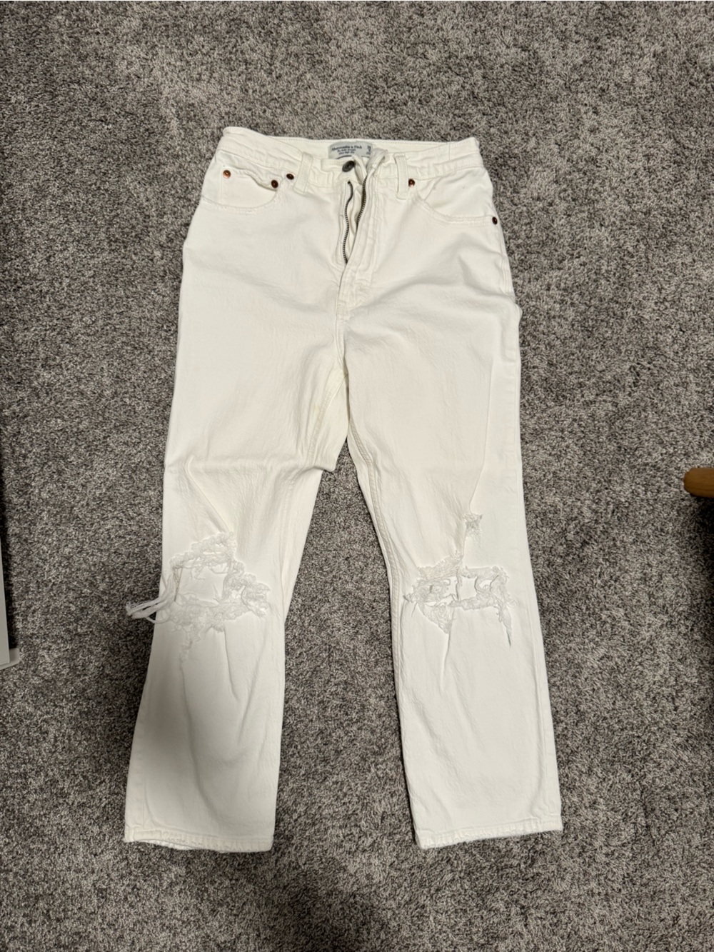 Abercrombie White distressed ankle straight high rise jeans (size 2/26)